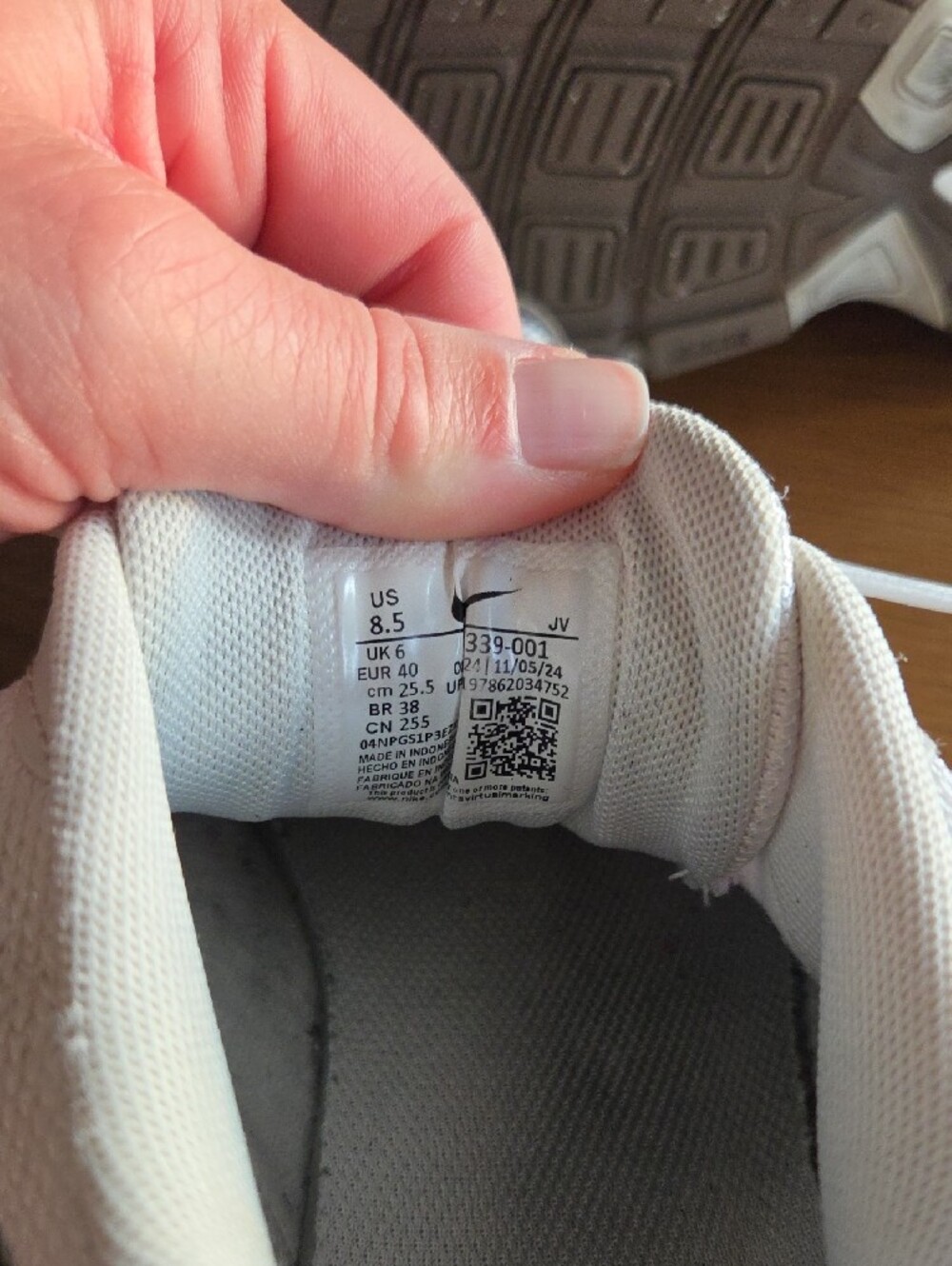 Nike Women's Sneakers - Picture 3 of 3
